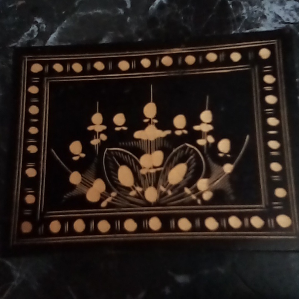 Romanian trinket box/keepsake/jewelry box/vintage carved souvenir.